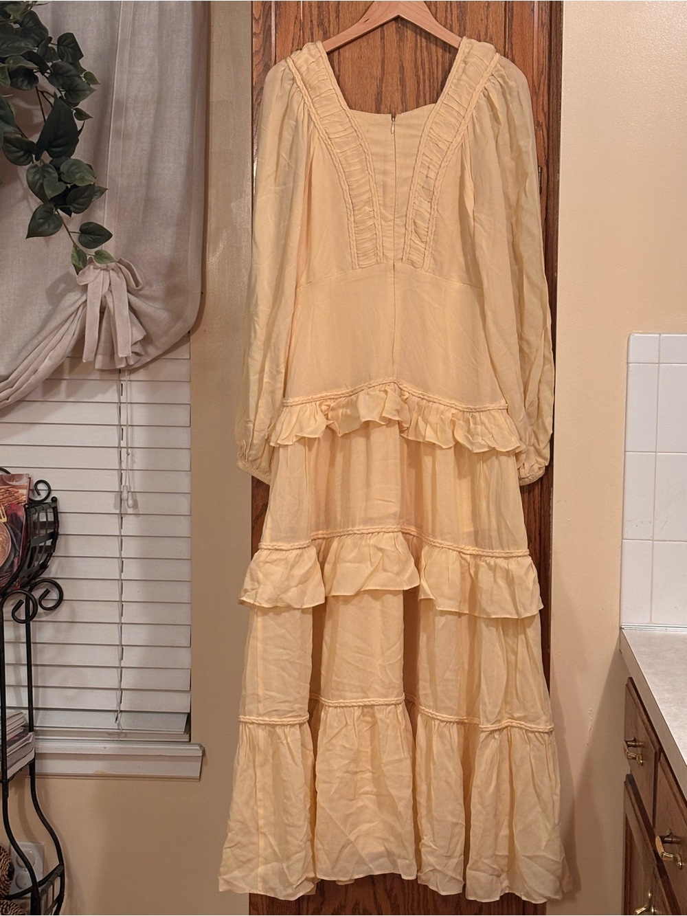 FARM Rio Ruffle Maxi Dress Butter Yellow Women’s Size Medium - Picture 5 of 12